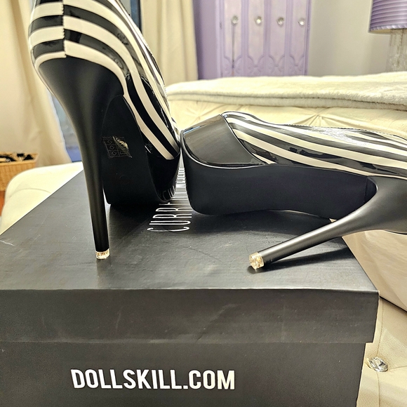 🕸️ Frankie Stein Energy! Striped Dolls Kill Platforms 🕸️ - Picture 9 of 9